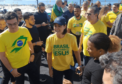 Michelle Bolsonaro diz que ato em Copacabana não é "por um homem ou uma mulher, mas pelo reino de Deus"