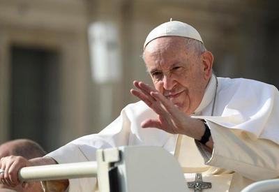Papa Francisco quer discutir IA com líderes mundiais no G7