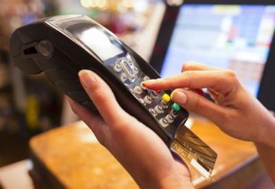 BC altera regulação sobre tarifa nas máquinas de cartão