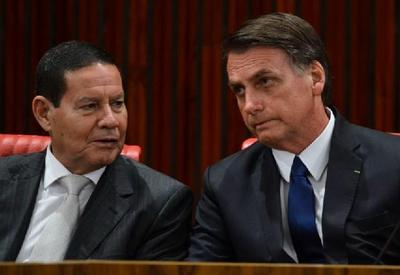 Bolsonaro faz reunião ministerial sem Mourão; vice diz que não se incomoda