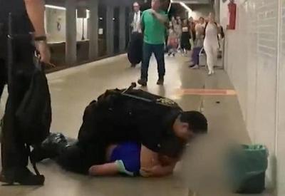 DF: suplicando, vendedor é agredido com "mata-leão" por agentes do metrô