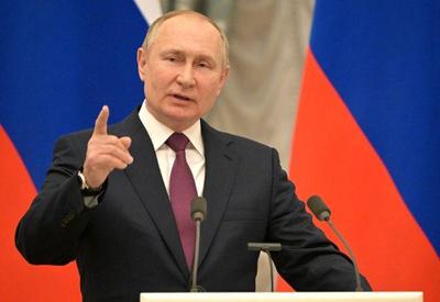 Putin facilita concessão da nacionalidade russa para ucranianos