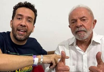 Ao lado de Janones, Lula foca em economia e faz críticas a Guedes