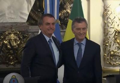 Ao lado de Macri, Bolsonaro pede responsabilidade aos eleitores argentinos