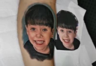 Pai de Henry Borel faz tatuagem com rosto do filho