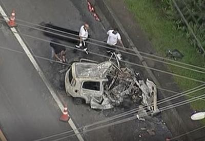 Homem morre carbonizado em acidente envolvendo caminhão no ABC Paulista