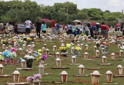 100 mil pessoas devem visitar cemitérios de São Paulo no feriado