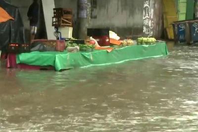 Chuva causa alagamentos e desabamentos em Salvador