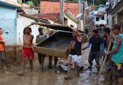 Prefeitura organiza velório para vítimas da chuva em São Sebastião