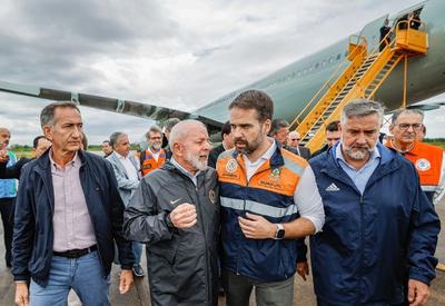 Brasil Agora: chuva agrava situação no RS e Lula deve voltar para anunciar bolsa enchente