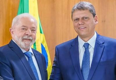 Márcio França cumprimenta Lula por "trazer" Tarcísio para o governo