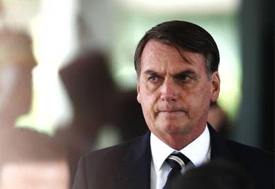 Bolsonaro depõe novamente à PF; Lula encerra programa de escolas cívico-militares