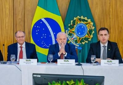 "Não vamos transformar nossas escolas em prisões", diz Lula sobre ataques