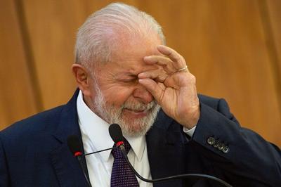 Omissão de lista de deputados que assinaram pedido de impeachment contra Lula é "grotesca", diz procurador