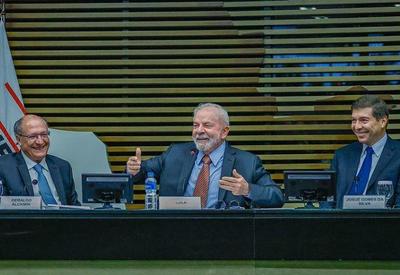 Lula e Alckmin participam de encontro com empresários na Fiesp