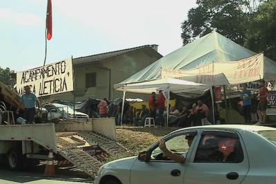 Militantes são baleados em ataque a tiros a acampamento pró-Lula