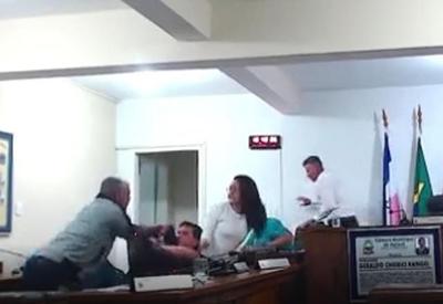 Briga entre vereadores interrompe sessão em Câmara do Espírito Santo