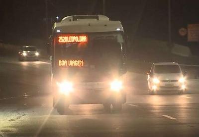 Passageiros reféns de sequestro retomam rotina no ônibus
