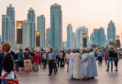 Emirados Árabes ameaçam prender pessoas que zombarem de medidas anticovid