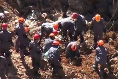 Restos mortais encontrados em escombros são de três pessoas