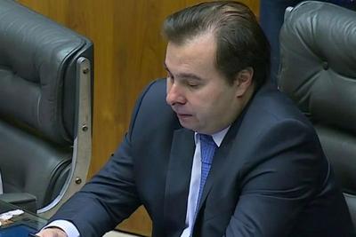 Senadores criticam declaração de Rodrigo Maia