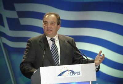 Ministro dos Transportes da Grécia renuncia após colisão entre trens