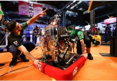 Torneio de robótica reune 800 estudantes no Rio de Janeiro