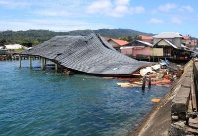 Terremoto de magnitude 7,3 atinge a Indonésia e gera alerta de tsunami
