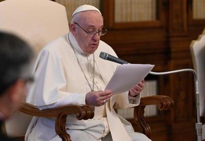Papa cessa privilégios judiciais para cardeais e bispos