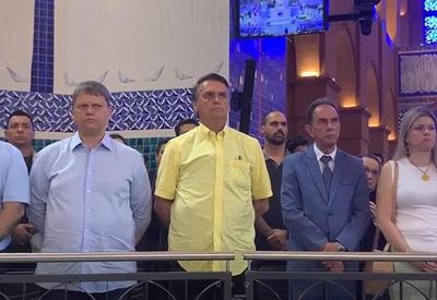 Bolsonaro acompanha missa no Santuário Nacional de Aparecida
