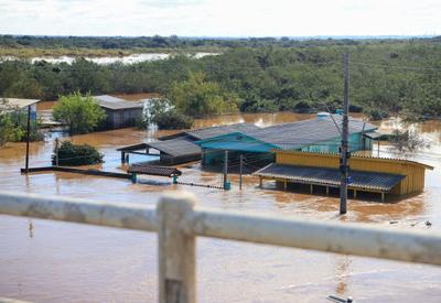 Chuvas no RS: Moradores de Eldorado retornam a suas casas após inundações