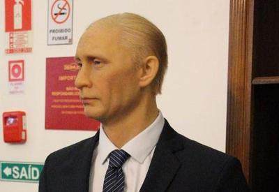Museu de cera de Paris, na França e de Gramado (RS) retiram estátua de Vladmir Putin