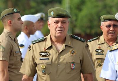 Bolsonaro apresentou minuta do golpe a comandantes das Forças Armadas, confirma ex-chefe do Exército