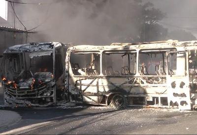 SBT News na TV: Aluna é morta durante ataque em escola de SP; 37 ônibus são incendiados no Rio