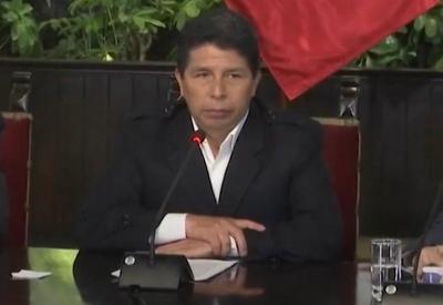 Presidente do Peru diz estar sendo vítima de "golpe de Estado"