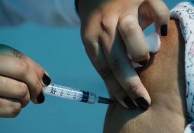 Anvisa aprova ampliação da validade de vacina da Pfizer para 15 meses