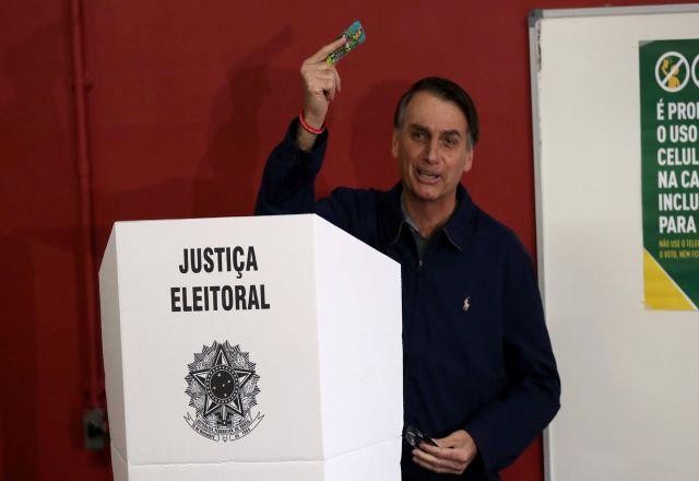 Em meio à crise entre poderes, Bolsonaro diz que vai auditar eleições
