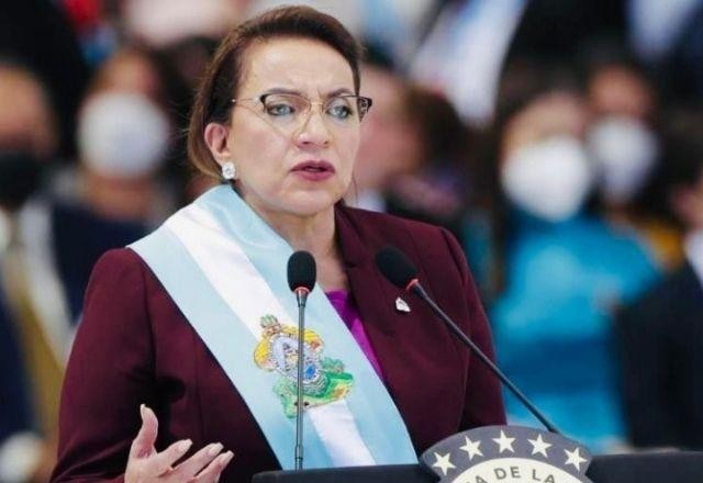 Xiomara Castro assume a presidência de Honduras
