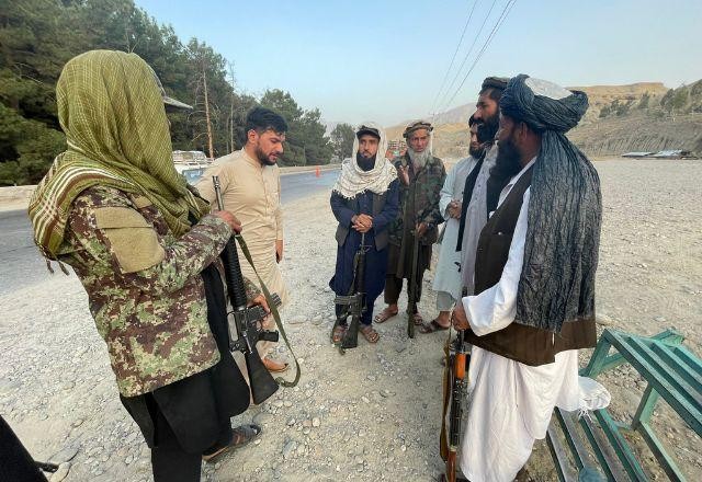 Com crises e restrições, Talibã completa um ano no poder do Afeganistão