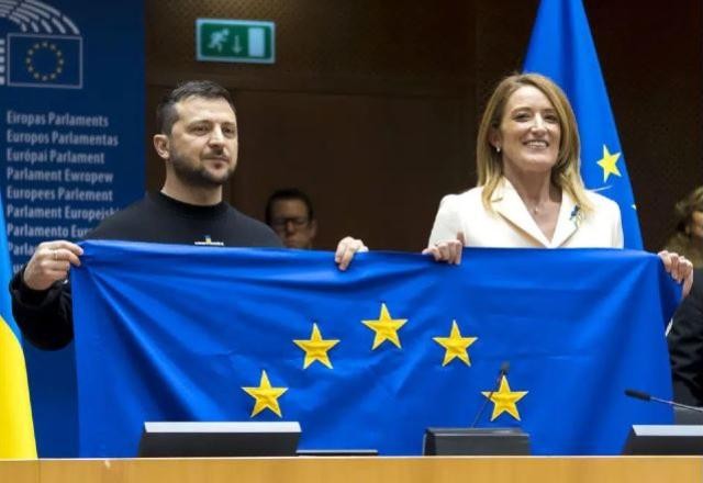 Zelensky pressiona líderes europeus por armas e adesão da Ucrânia à UE