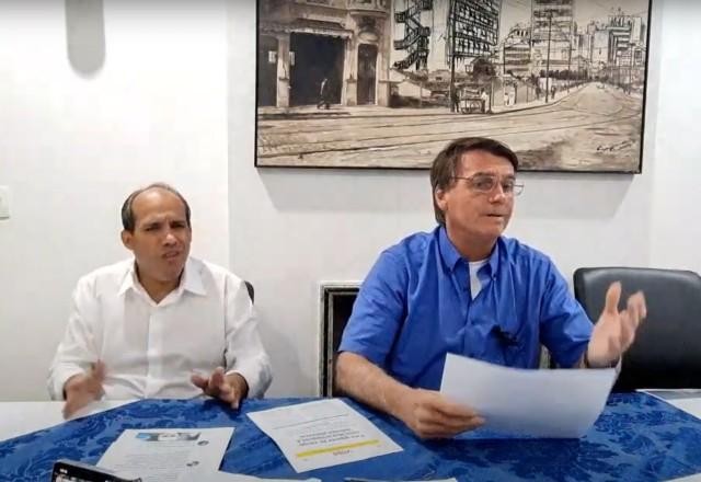 "Não existe interferência", diz Bolsonaro sobre Forças Armadas nas eleições