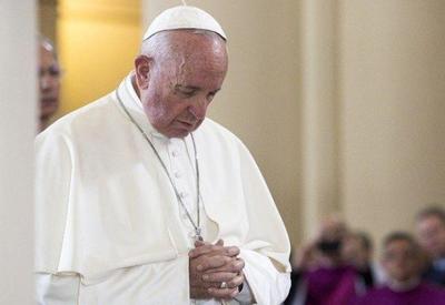 Papa Francisco lamenta mortes provocadas por atentados terroristas no Irã