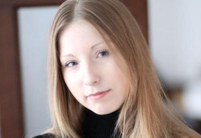 Ataque russo a restaurante deixa escritora ucraniana gravemente ferida
