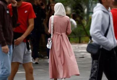 Tribunal francês rejeita recurso e fica a favor de proibição de abayas nas escolas