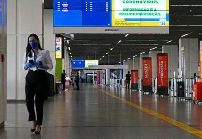 Anvisa retira obrigatoriedade do uso de máscaras em voos e aeroportos