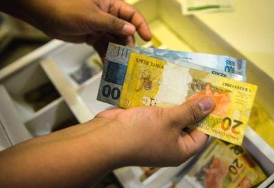 Pagamento do 13º salário pode injetar até R$ 291 bilhões na economia