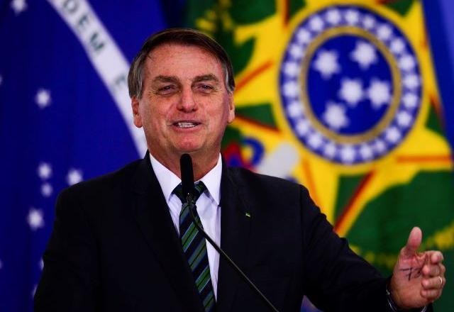 Bolsonaro vence votação popular de personalidade do ano da revista "Time"