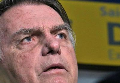 Internado, Bolsonaro posta foto na sala de cirurgia: "Mais uma etapa vencida"