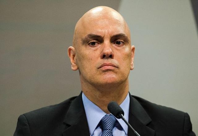 TSE não deixará voto "sofrer coação das milícias digitais", diz Moraes