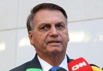 Bolsonaro presta depoimento à PF sobre divulgação de fake news